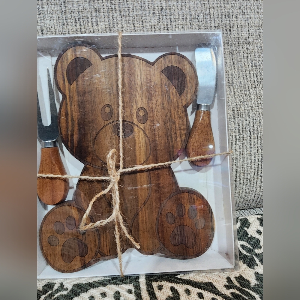 Wooden Bear Cheese Board Set